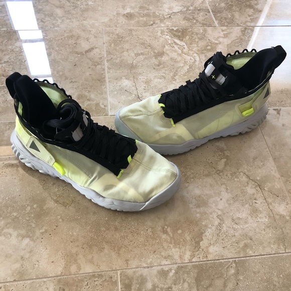 jordan proto react barely volt